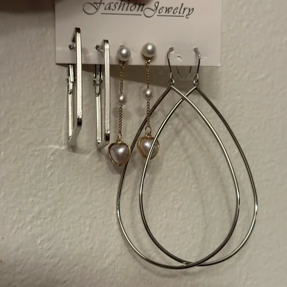 Fashion Jewelry Gold and Silver Earring Collection - 21 Pairs - Picture 3 of 9